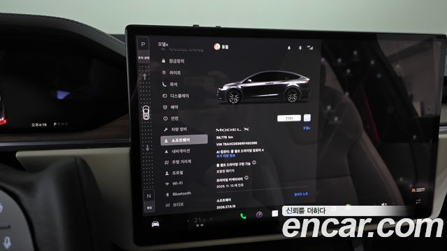 Tesla Model X 2024 — photo 11