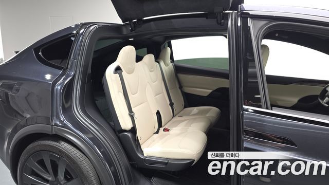 Tesla Model X 2024 — photo 17