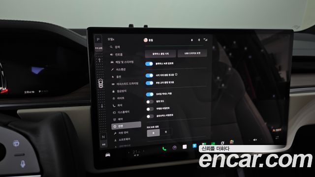 Tesla Model X 2024 — photo 23