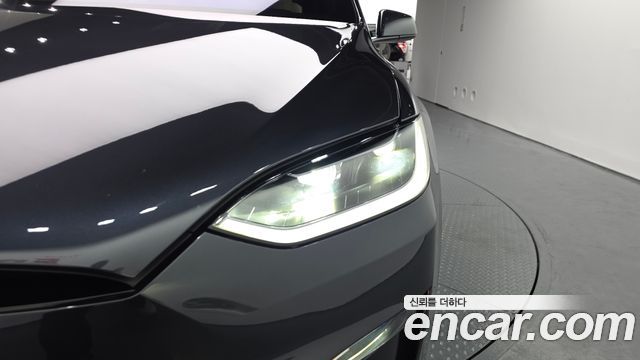 Tesla Model X 2024 — photo 8