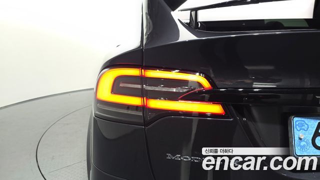 Tesla Model X 2024 — photo 9