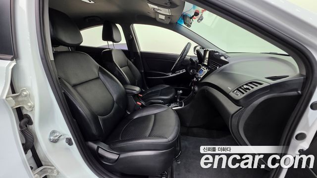 Hyundai Accent 2014 — photo 10