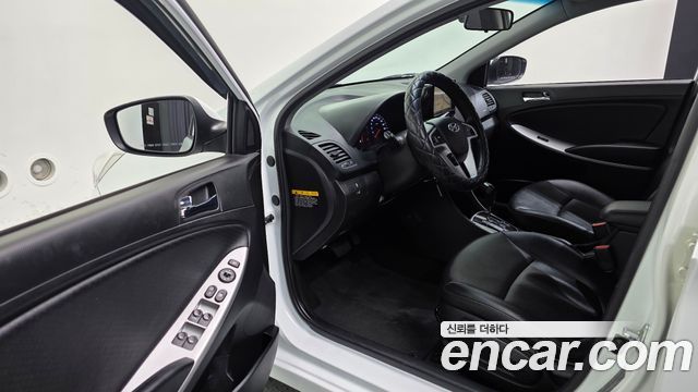Hyundai Accent 2014 — photo 11