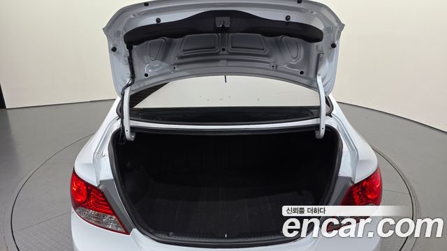 Hyundai Accent 2014 — photo 20