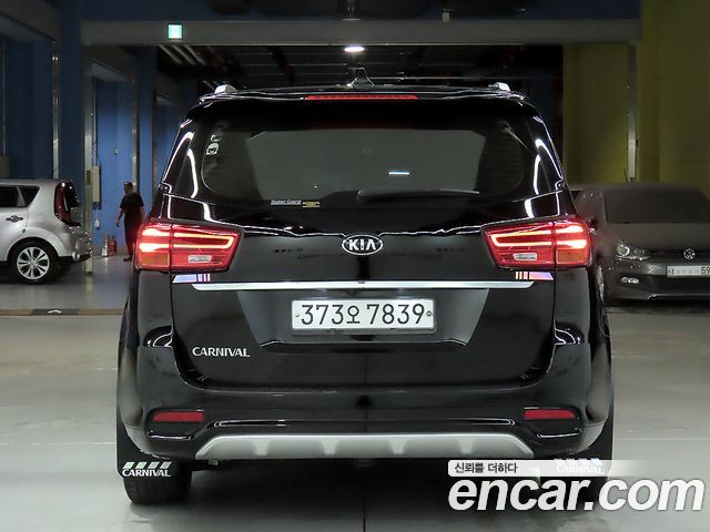 Kia Canival 2020 — photo 3