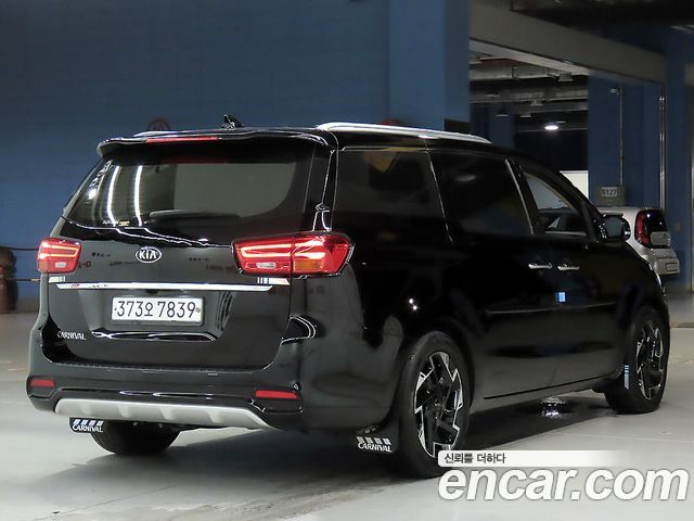 Kia Canival 2020 — photo 4