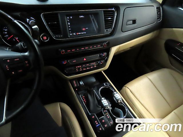 Kia Canival 2020 — photo 10