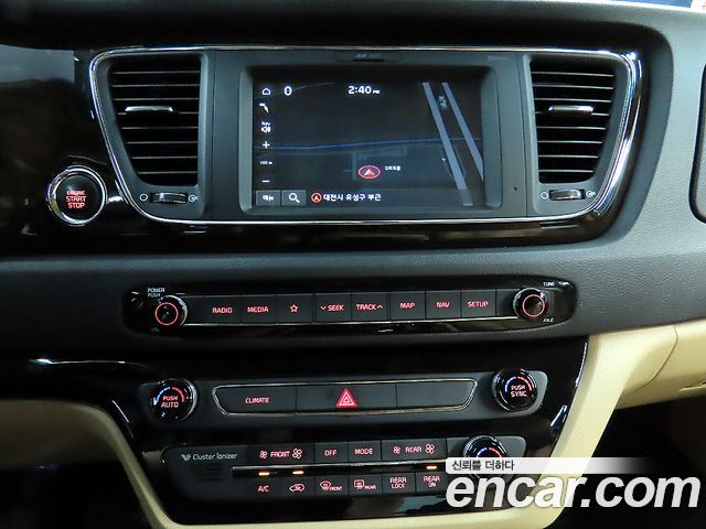 Kia Canival 2020 — photo 11
