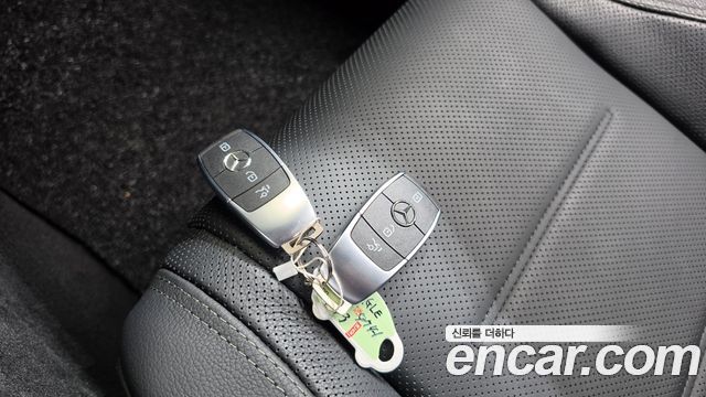 Mercedes-Benz GLE-Class 2023 — photo 21