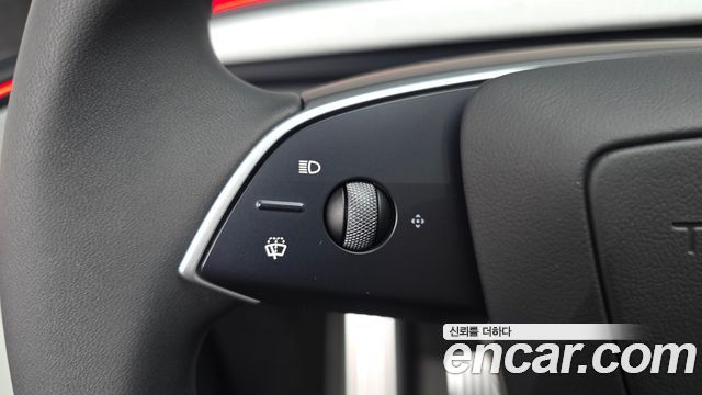 Tesla Model Y 2025 — photo 22