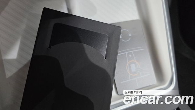 Tesla Model Y 2025 — photo 25