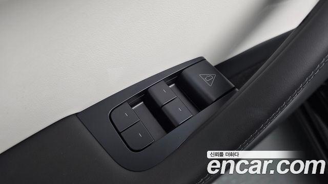 Tesla Model Y 2025 — photo 26