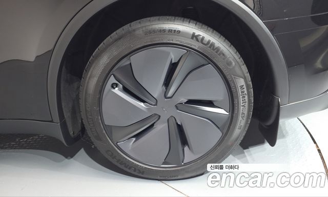 Tesla Model Y 2025 — photo 7