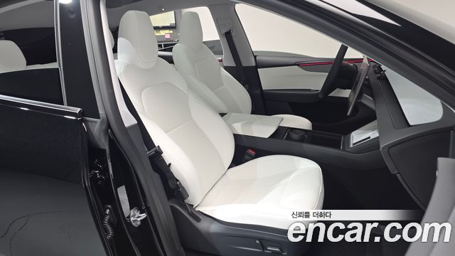 Tesla Model Y 2025 — photo 16