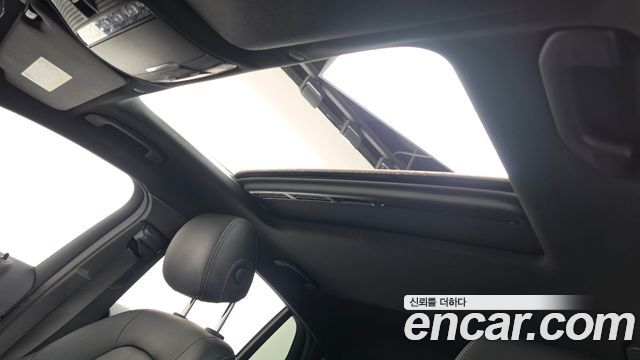 Mercedes-Benz GLC-Class 2023 — photo 22