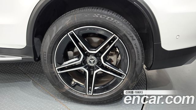 Mercedes-Benz GLC-Class 2023 — photo 7