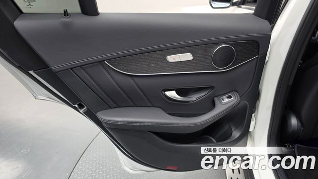 Mercedes-Benz GLC-Class 2023 — photo 15