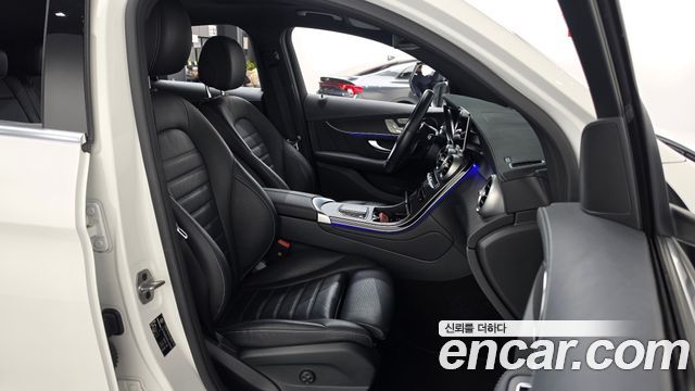 Mercedes-Benz GLC-Class 2023 — photo 16