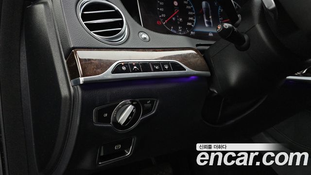 Mercedes-Benz S-Class 2018 — photo 25