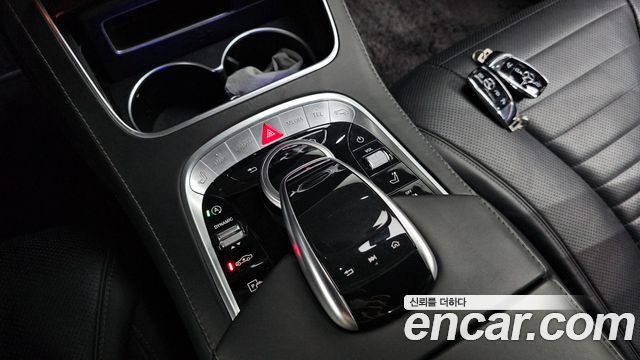 Mercedes-Benz S-Class 2018 — photo 28