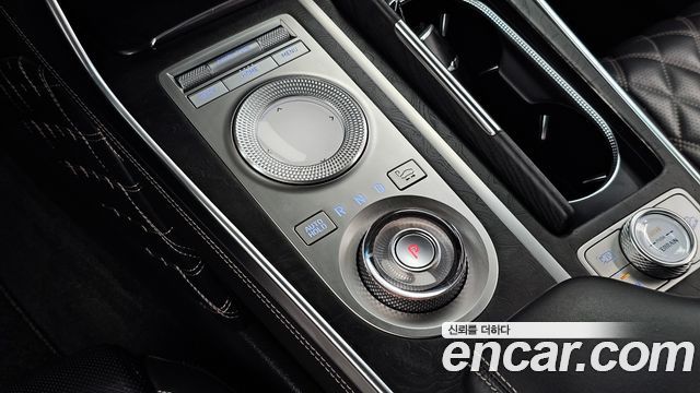 Genesis GV80 2020 — photo 12