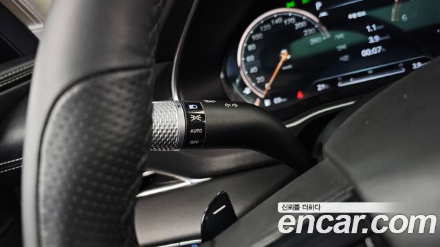 Genesis GV80 2020 — photo 28
