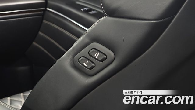 Genesis GV80 2020 — photo 30