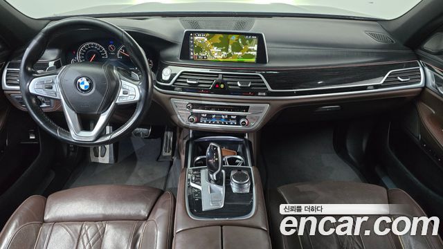 BMW 7-Series 2018 — photo 7