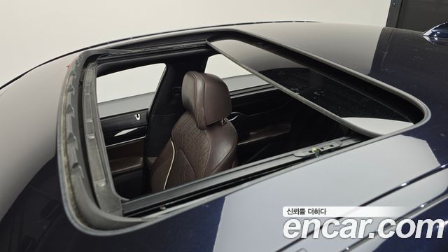 BMW 7-Series 2018 — photo 19