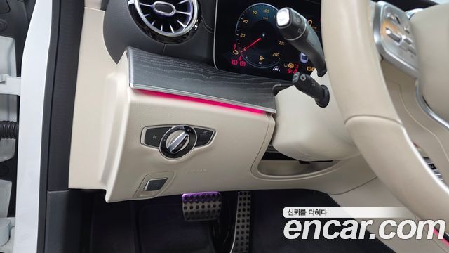 Mercedes-Benz CLS-Class 2021 — photo 27