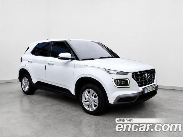 Hyundai Venue 2022 — photo 2