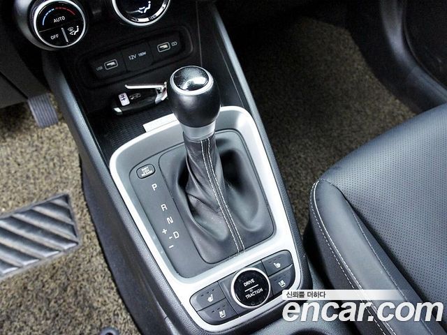 Hyundai Venue 2022 — photo 11