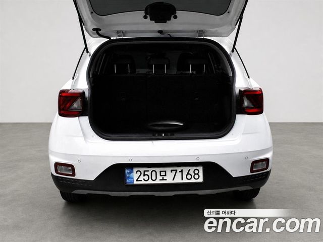 Hyundai Venue 2022 — photo 18