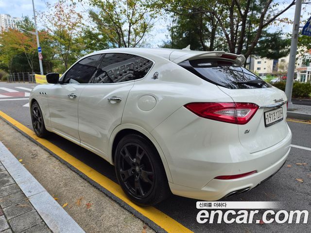 Maserati Levante 2017 — photo 2