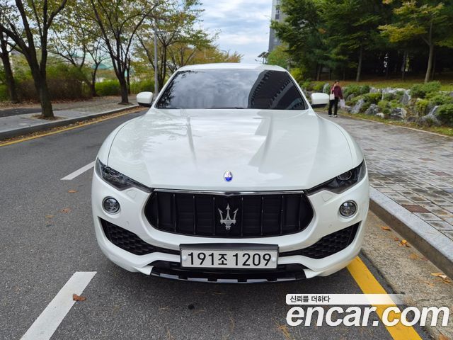 Maserati Levante 2017 — photo 3