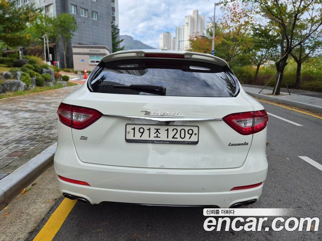 Maserati Levante 2017 — photo 4