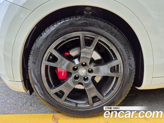 Maserati Levante 2017 — photo 5