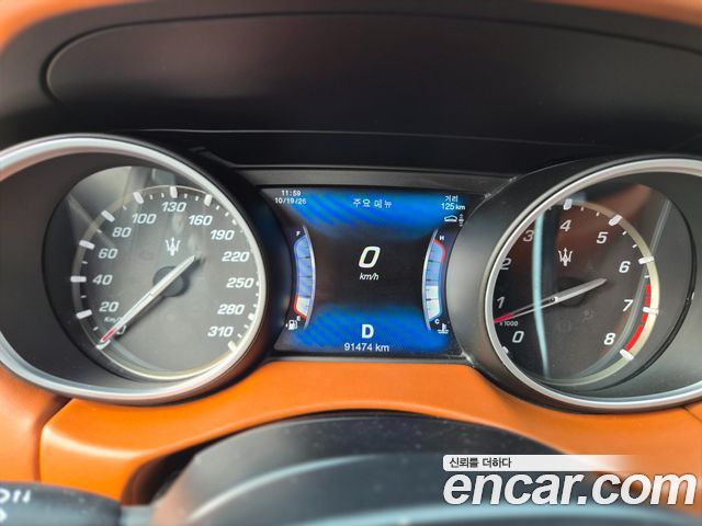 Maserati Levante 2017 — photo 8
