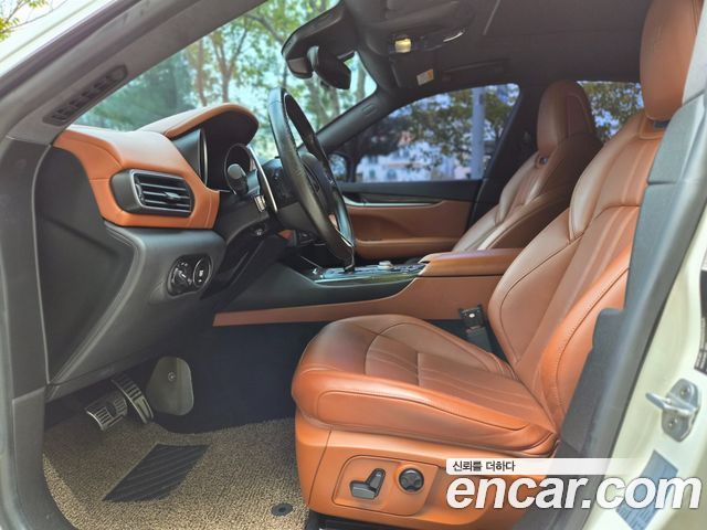 Maserati Levante 2017 — photo 10