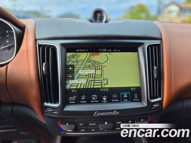 Maserati Levante 2017 — photo 11