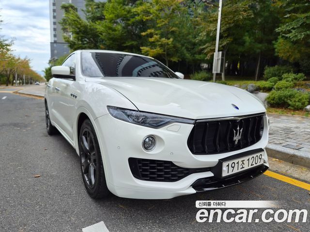 Maserati Levante 2017 — photo 19