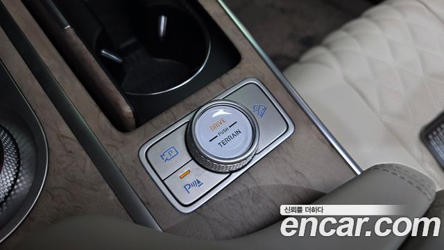 Genesis GV80 2023 — photo 26