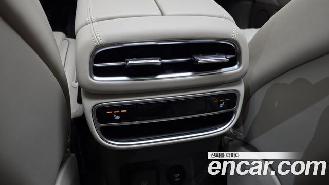 Genesis GV80 2023 — photo 34
