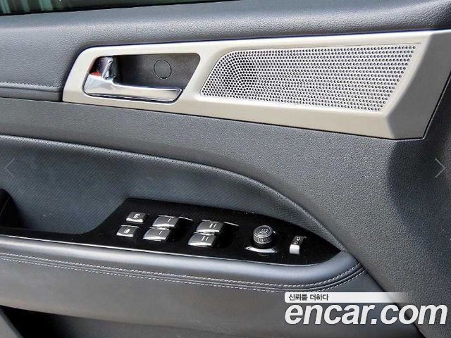 KG Mobility Rexton 2018 — photo 11