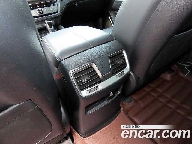 KG Mobility Rexton 2018 — photo 16