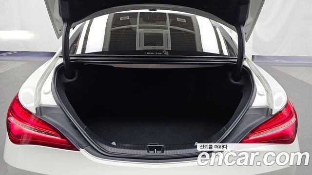 Mercedes-Benz CLA-Class 2018 — photo 20