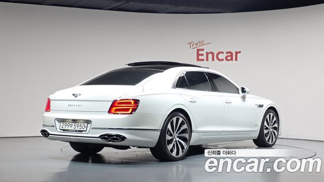 Bentley Flying Spur 2024 — photo 2
