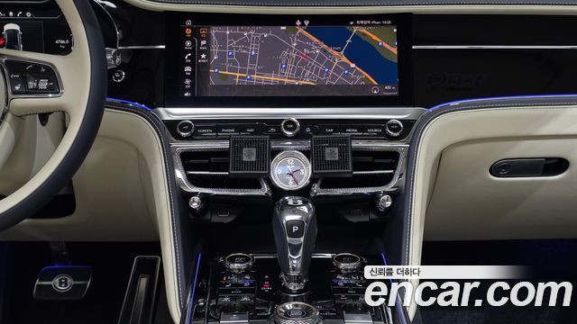 Bentley Flying Spur 2024 — photo 19