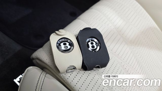 Bentley Flying Spur 2024 — photo 23