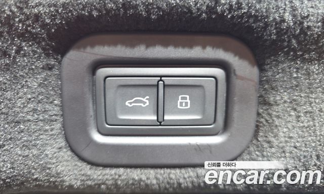 Bentley Flying Spur 2024 — photo 26